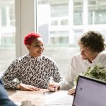 Como Criar Jardins Tropicais Sem Exagerar no Consumo de Água